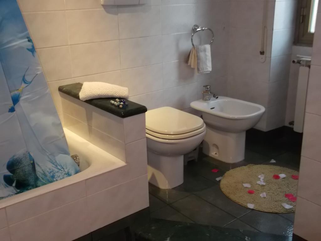 B&B Mary'S House Ciampino Phòng bức ảnh